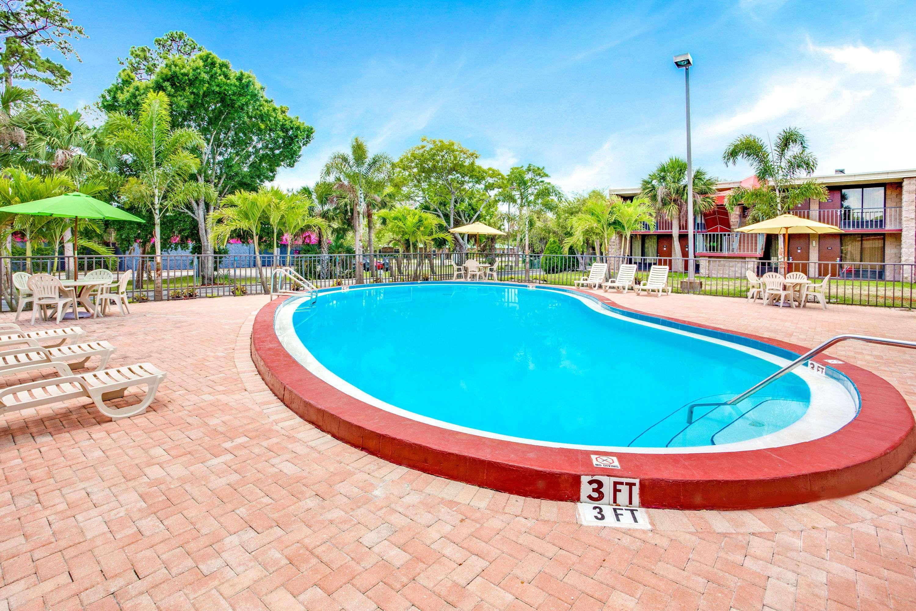 Days Inn By Wyndham Bradenton - Near The Gulf Exterior foto