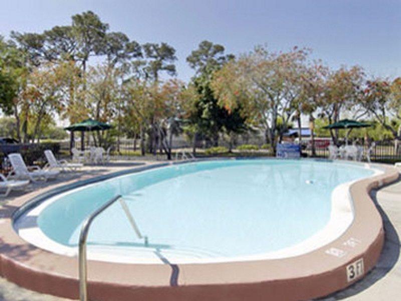 Days Inn By Wyndham Bradenton - Near The Gulf Exterior foto